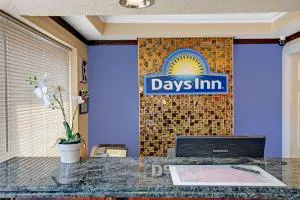Days Inn by Wyndham San Francisco - Lombard hotel detail image 1