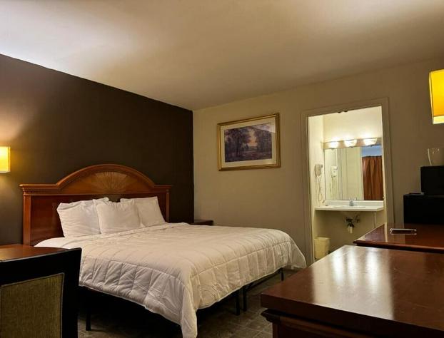 Country Club Inn & Suites hotel detail image 3