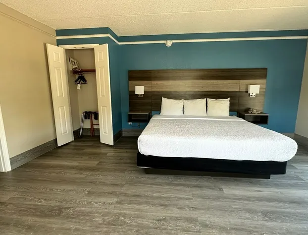 Days Inn by Wyndham San Diego Vista hotel detail image 3