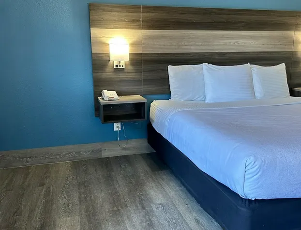 Days Inn by Wyndham San Diego Vista hotel detail image 4