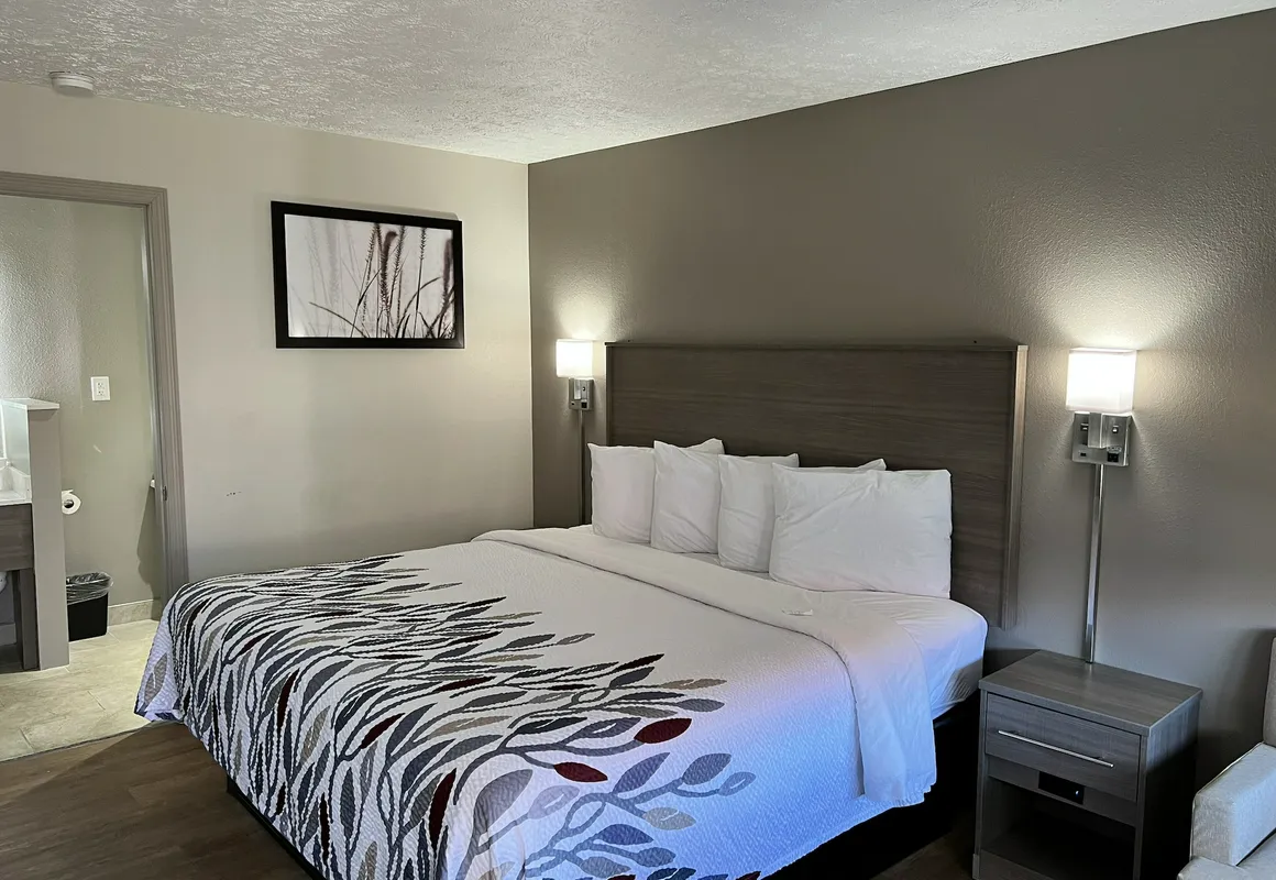 Deluxe Inn Georgetown hotel hero