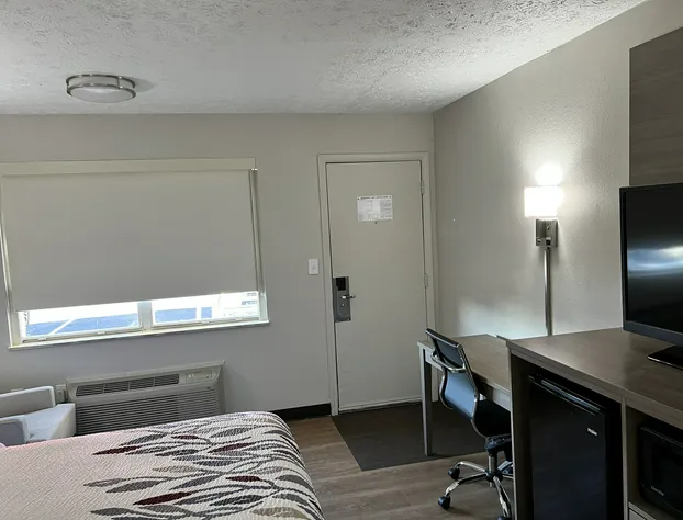 Deluxe Inn Georgetown hotel detail image 3