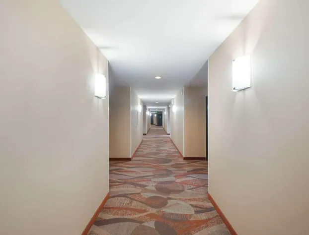 Quality Inn Grand Suites Bellingham hotel detail image 1