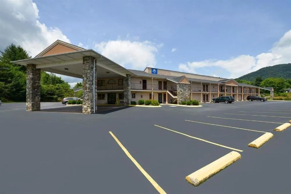 Americas Best Value Inn Canton, NC hotel hero