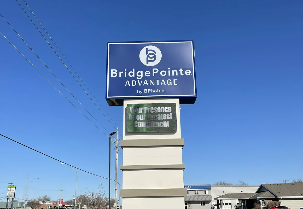 BridgePointe Advantage by BPhotels hotel hero