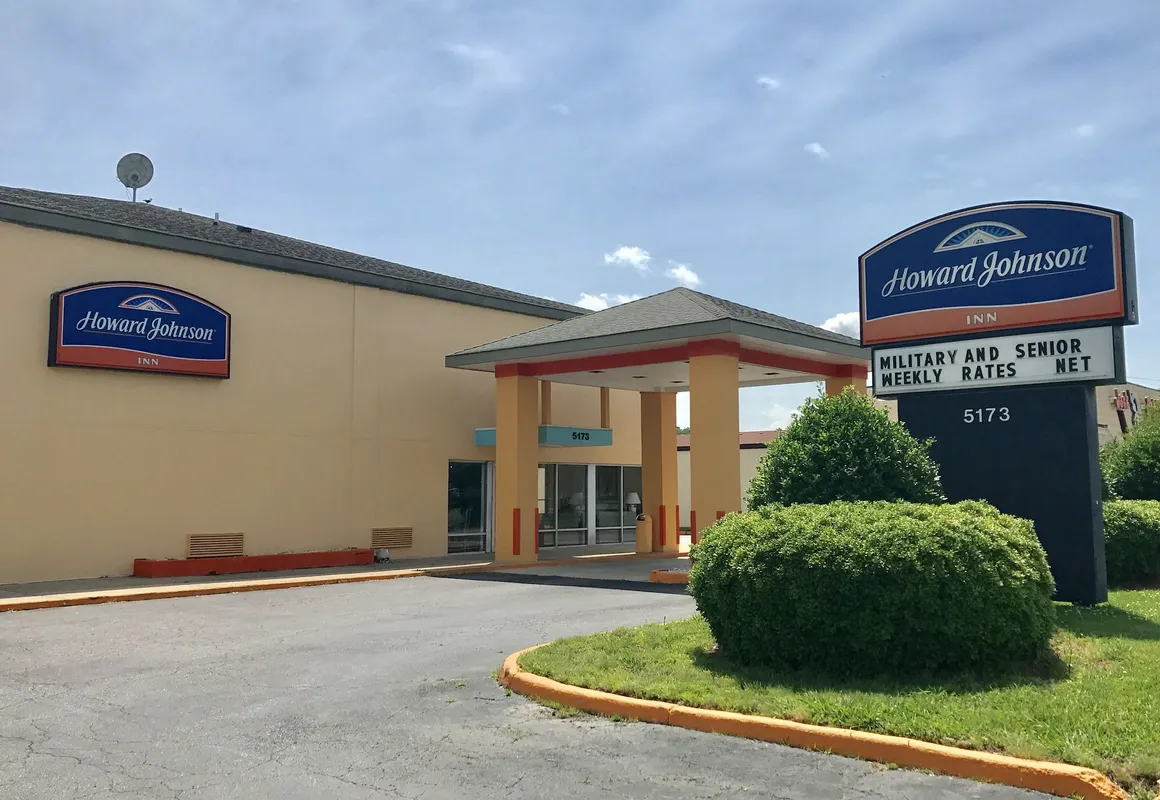 Howard Johnson by Wyndham Virginia Beach hotel hero