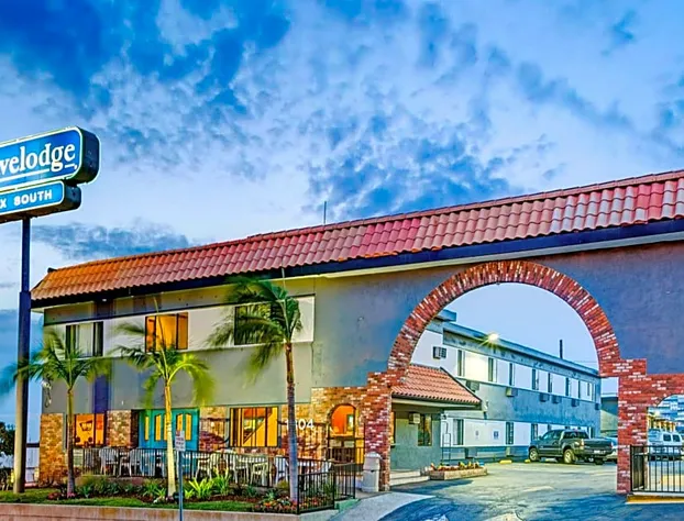 Travelodge by Wyndham LAX hotel detail image 1