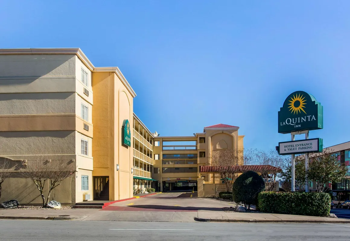La Quinta Inn by Wyndham Austin Capitol / Downtown hotel hero