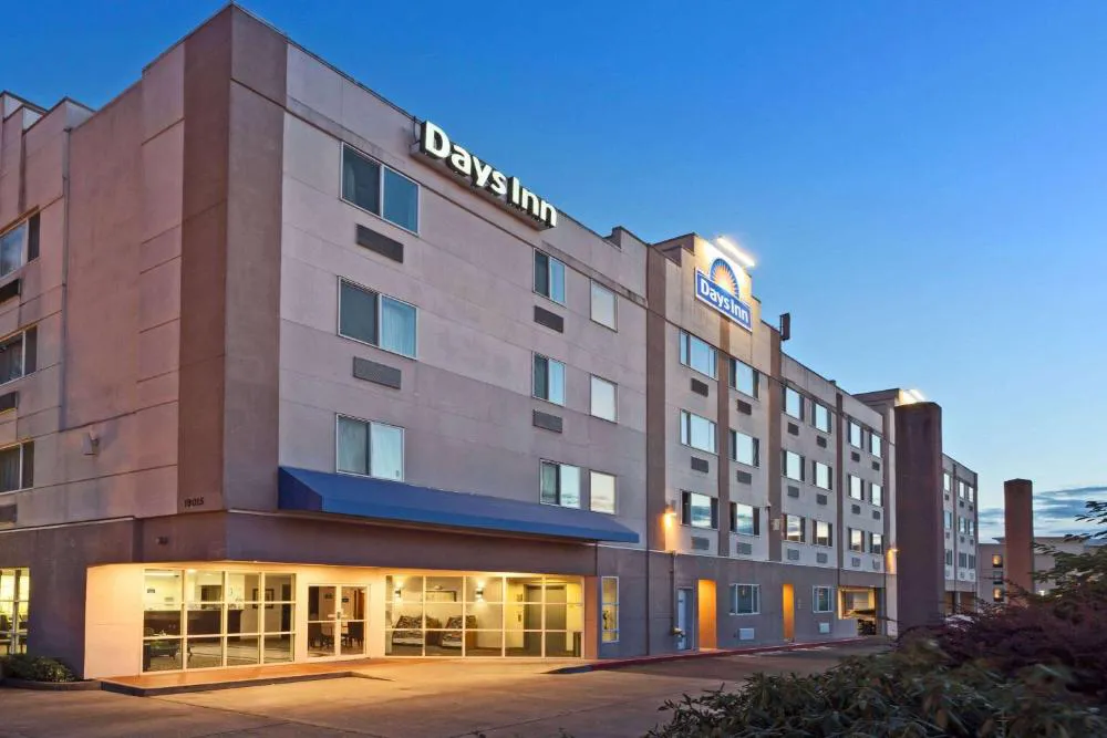 Days Inn by Wyndham Seatac Airport hotel hero