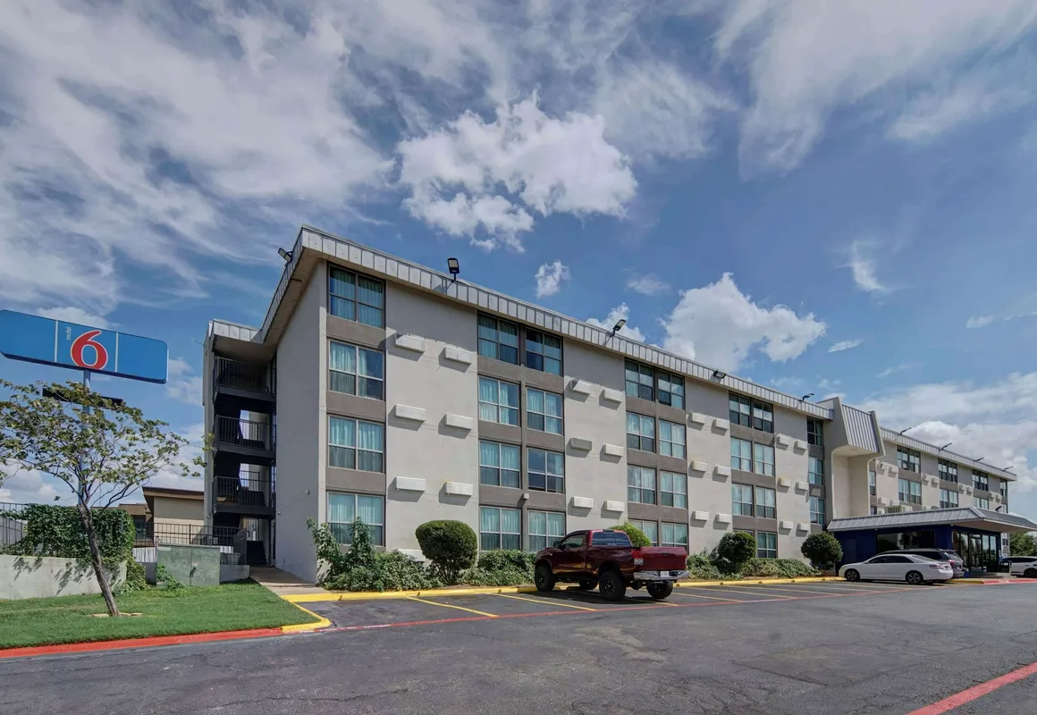 Motel 6 Fort Worth, TX - Downtown East hotel hero