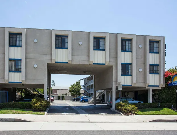 Days Inn by Wyndham Orange Anaheim hotel detail image 1