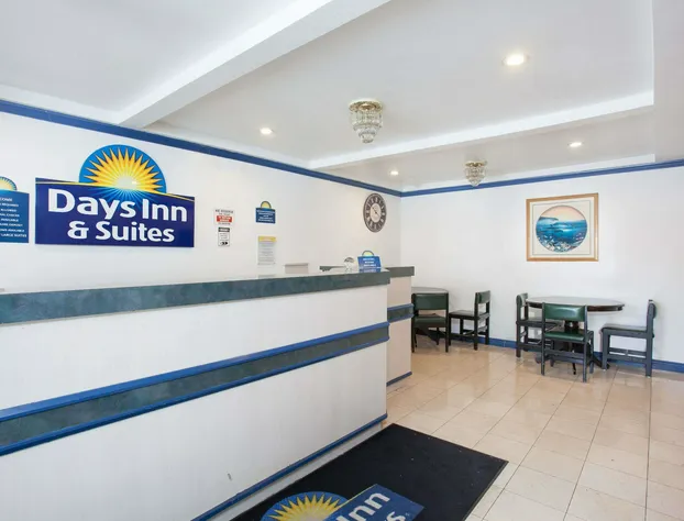 Days Inn by Wyndham Orange Anaheim hotel detail image 2