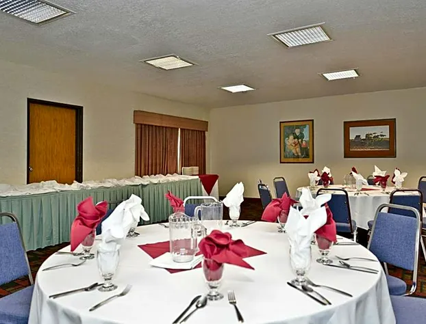 Ramada by Wyndham Kent Seattle Area hotel detail image 2