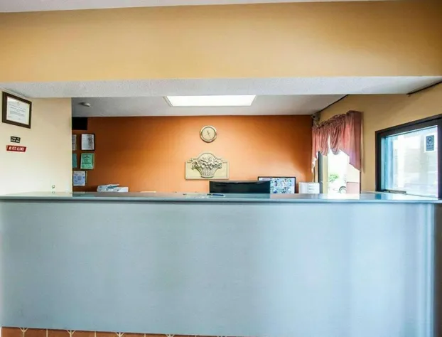 Econo Lodge Inn & Suites Tuscaloosa I-20 hotel detail image 1