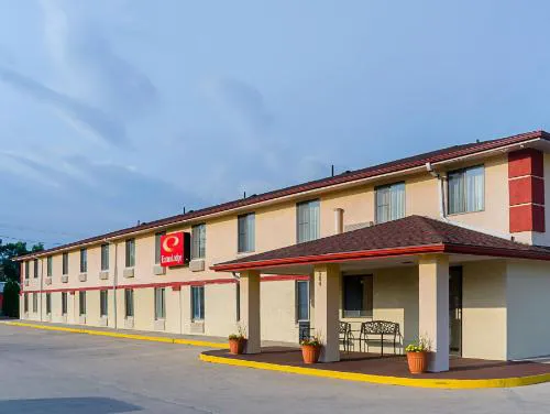 Econo Lodge Lansing - Leavenworth hotel hero