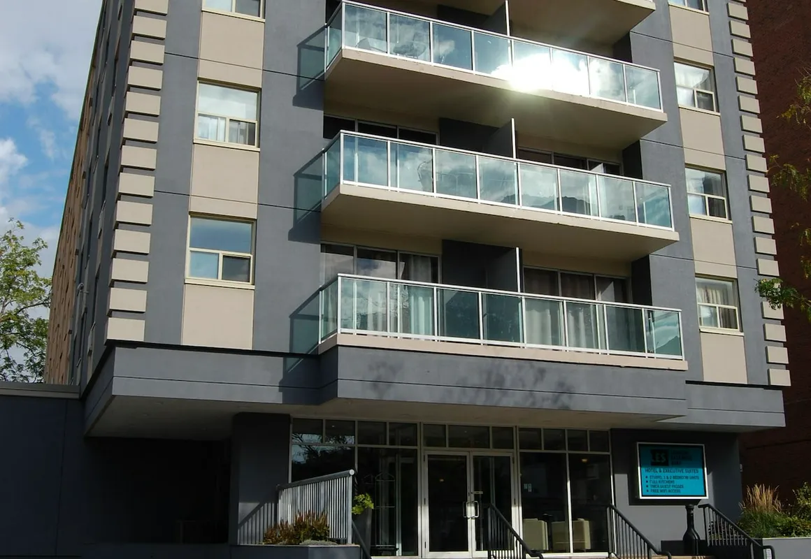 LES Hotel & Suites hotel hero