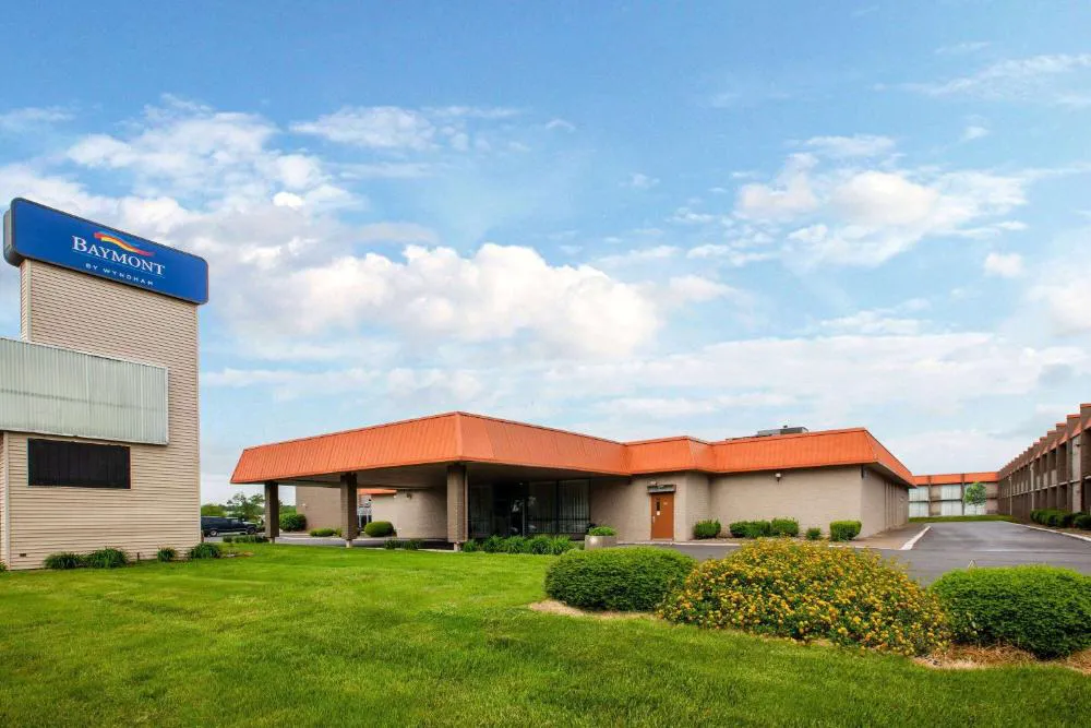 Baymont by Wyndham Northwood hotel hero