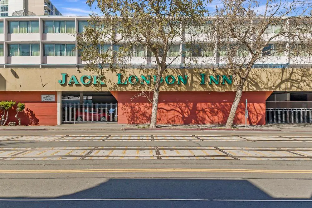 Jack London Inn hotel hero