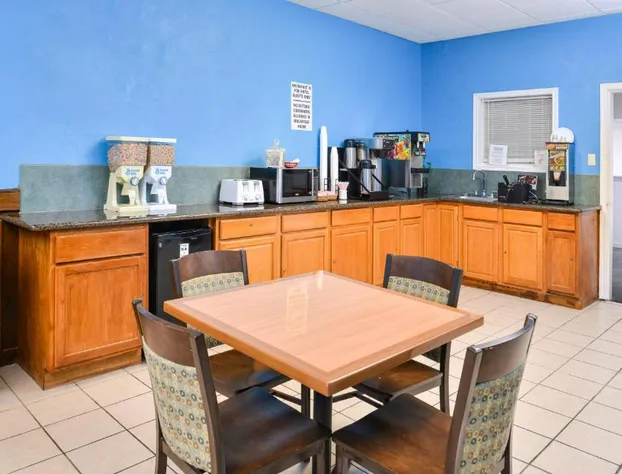 Americas Best Value Inn Clute Lake Jackson hotel detail image 3