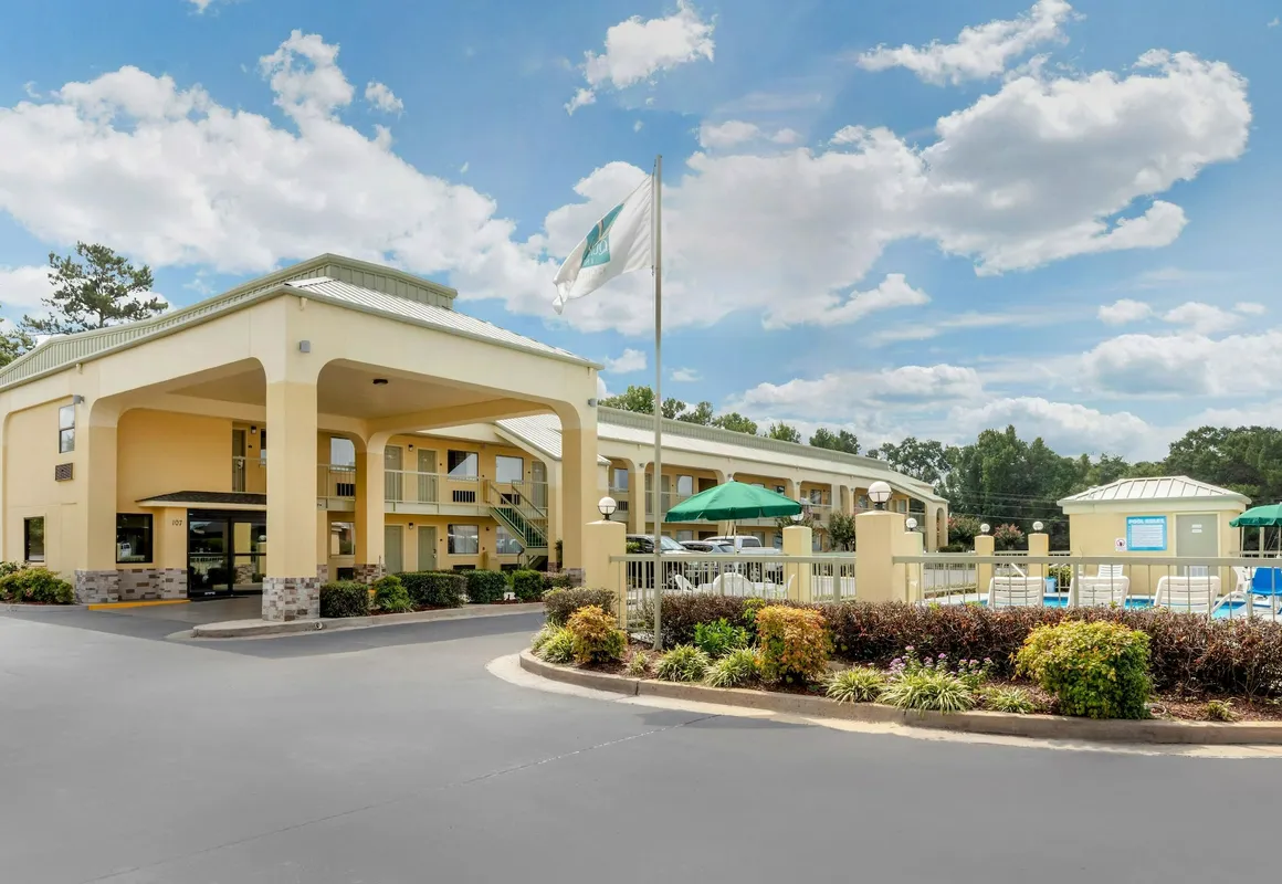 Quality Inn McComb hotel hero