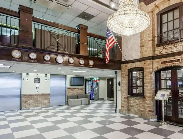 Howard Johnson Hotel by Wyndham Newark Airport hotel detail image 2