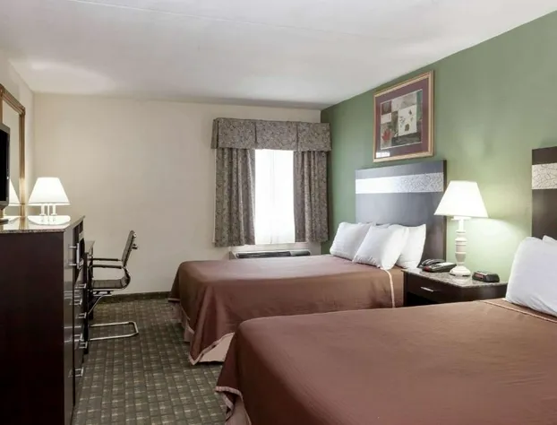 Howard Johnson Hotel by Wyndham Newark Airport hotel detail image 3