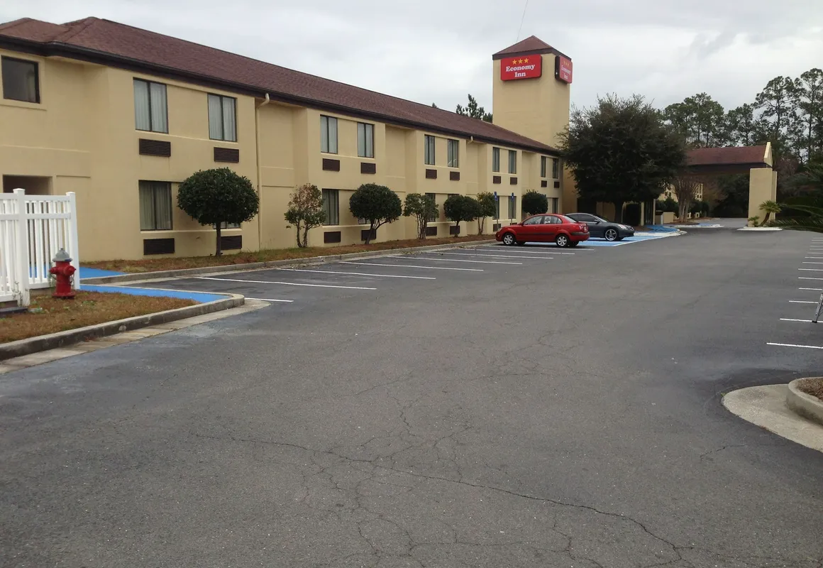 Economy Inn Brunswick hotel hero