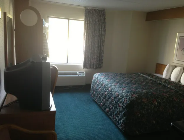 Economy Inn Brunswick hotel detail image 2