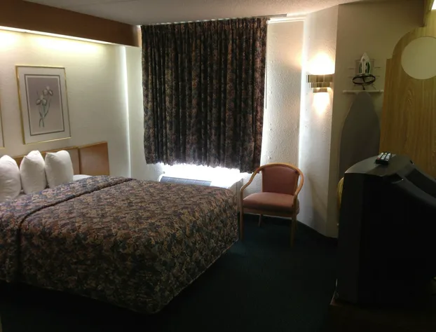 Economy Inn Brunswick hotel detail image 4