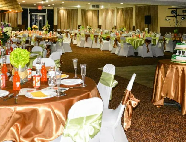 Columbus Grand Hotel & Banquet Center hotel detail image 4