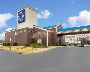Rodeway Inn Knoxville North hotel hero