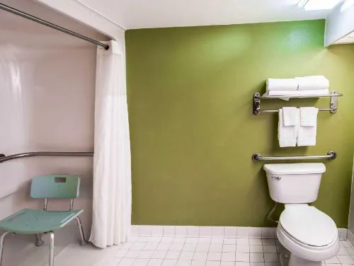 Rodeway Inn Knoxville North hotel detail image 3