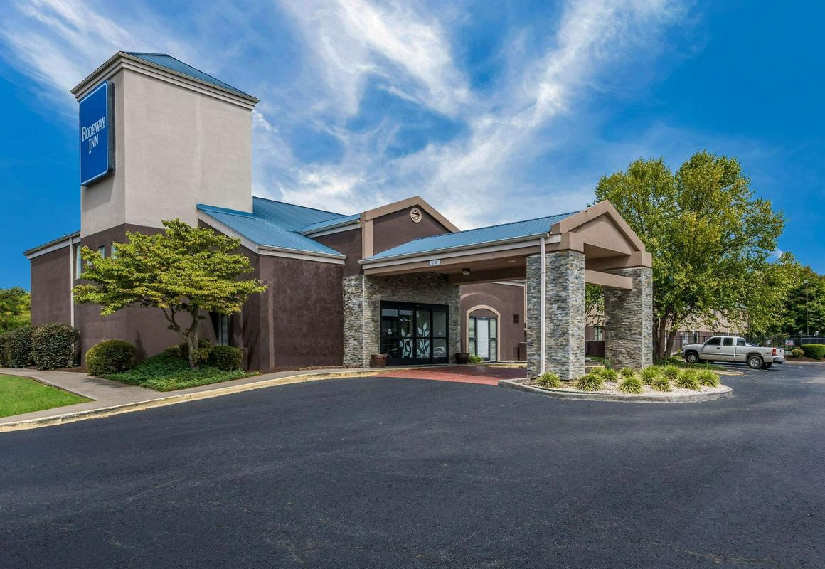 Rodeway Inn hotel hero