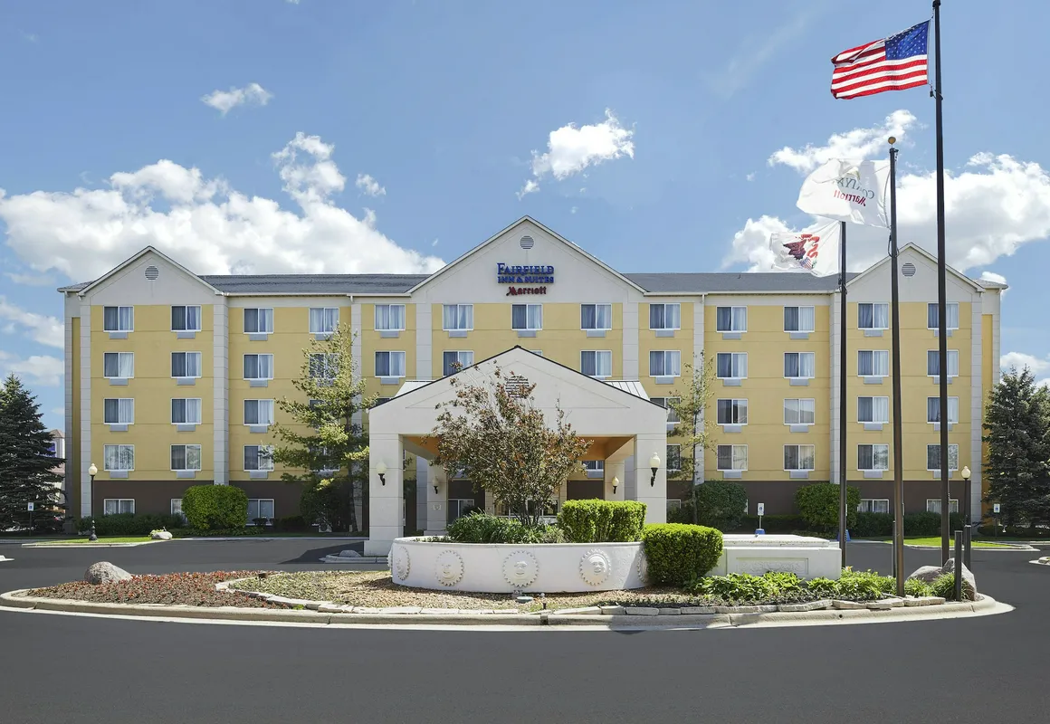 Fairfield Inn and Suites by Marriott Chicago Midway Airport hotel hero