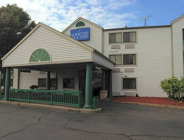 Travelodge by Wyndham Brooklyn Center hotel detail image 1