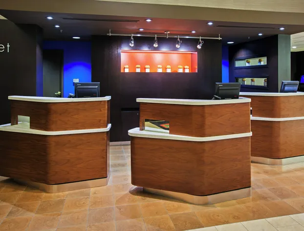 Courtyard by Marriott Chicago Midway Airport hotel detail image 1