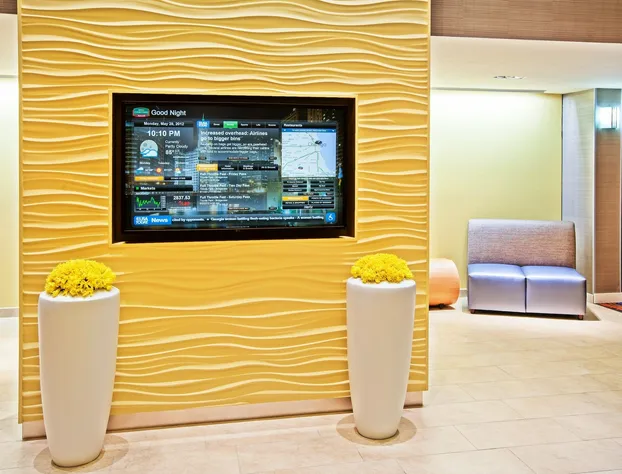 Courtyard by Marriott Chicago Midway Airport hotel detail image 2