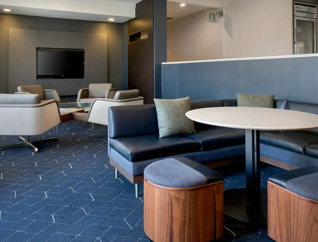 Courtyard by Marriott New Carrollton hotel detail image 1