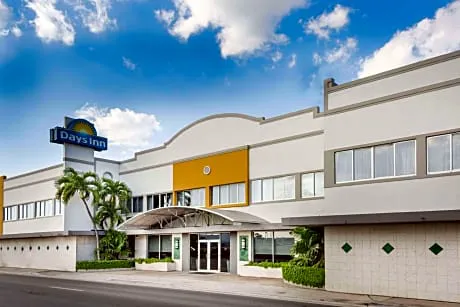 Days Inn by Wyndham Miami Airport North hotel hero