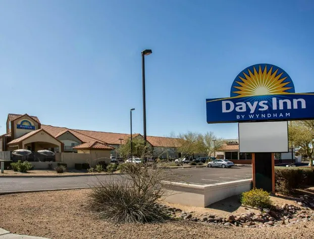 Days Inn by Wyndham Phoenix North hotel detail image 3