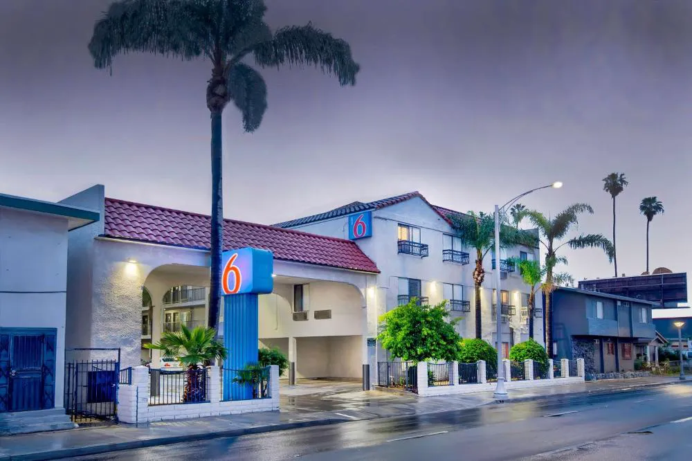 Motel 6 Inglewood, CA hotel hero