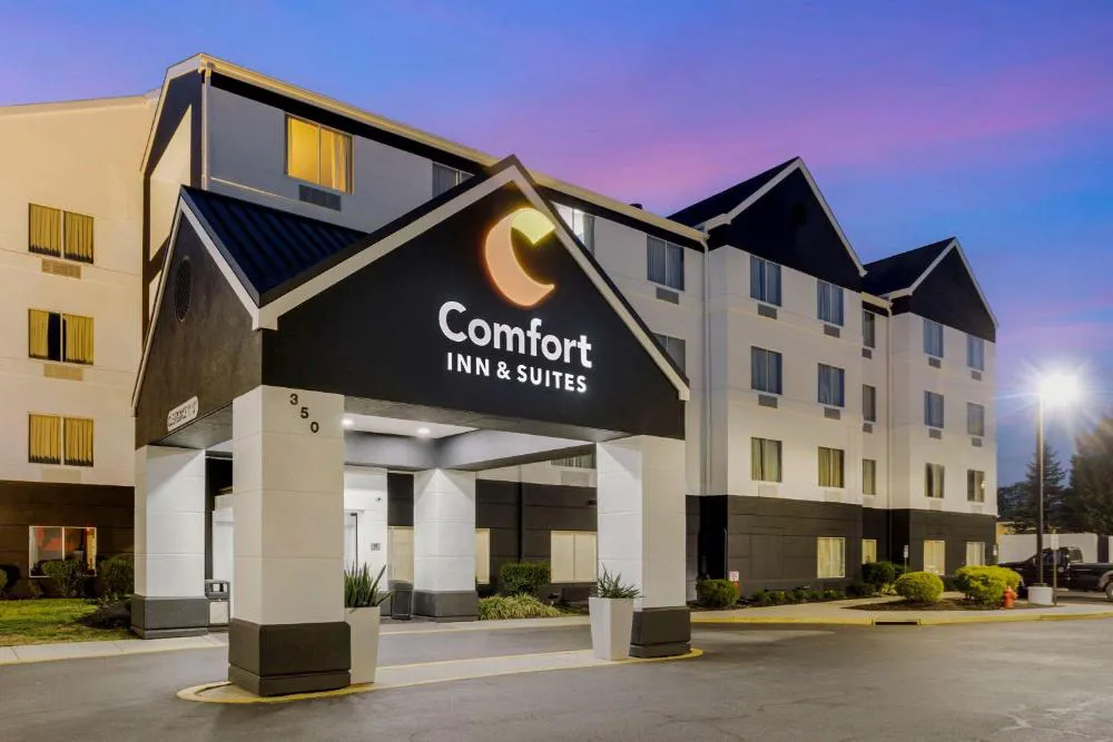 Comfort Inn & Suites Mt. Laurel-Philadelphia hotel hero