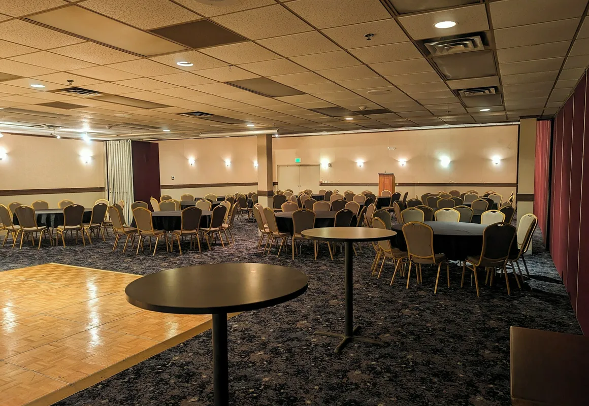 Clarion Inn & Suites and Convention Center hotel hero