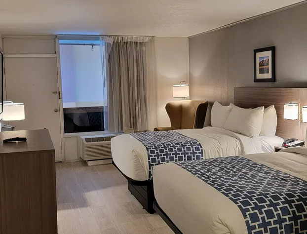 Clarion Inn & Suites and Convention Center hotel detail image 3