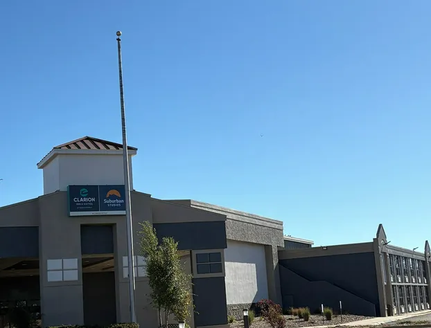 Clarion Inn and Suites Convention Center Kearney hotel detail image 1