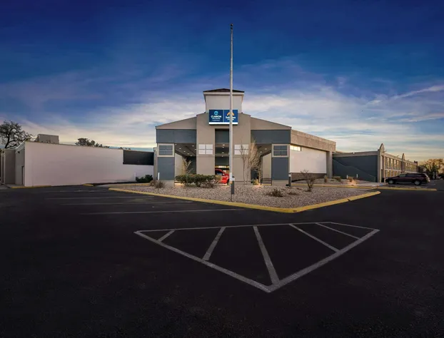 Clarion Inn and Suites Convention Center Kearney hotel detail image 4