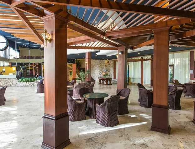 Thunderbird Beach Hotel hotel detail image 3