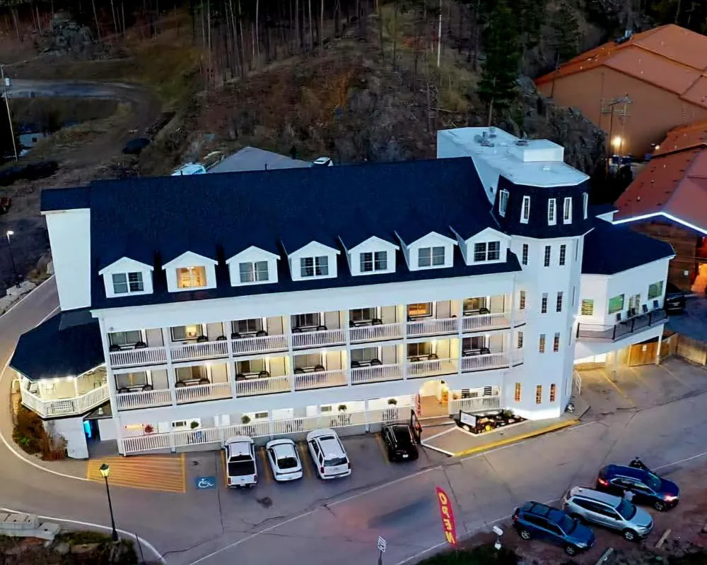 Roosevelt Inn Mount Rushmore hotel hero