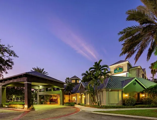 La Quinta Inn & Suites by Wyndham Ft. Lauderdale Plantation hotel detail image 1