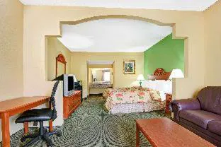 Super 8 by Wyndham Nashville Near Downtown / I-40 hotel detail image 4